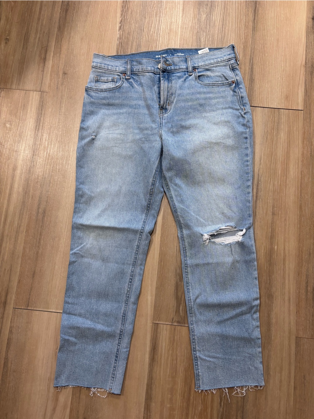 Old Navy Light Blue Women's Boyfriend Jeans with Knee Rip